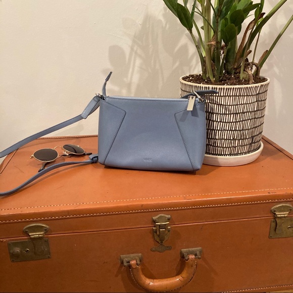 Vince. Pastel Blue Crossbody Authentic - Picture 2 of 12